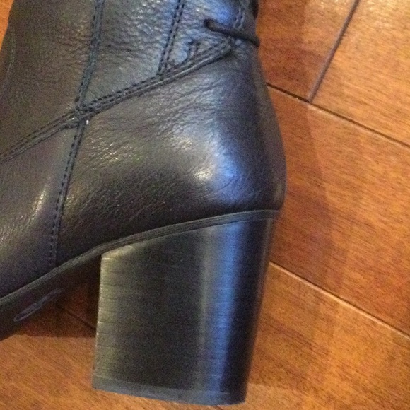 New never worn.black leather boot size 9 - Picture 10 of 16